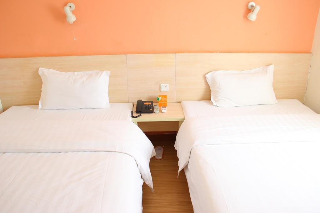 7Days Premium Nanchang Railway Station Екстер'єр фото