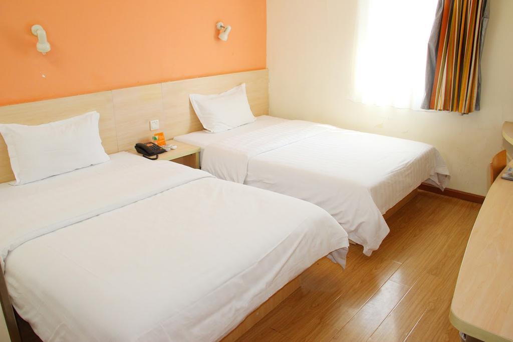 7Days Premium Nanchang Railway Station Екстер'єр фото