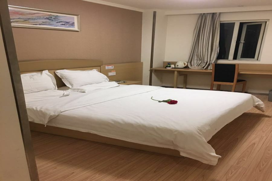 7Days Premium Nanchang Railway Station Екстер'єр фото